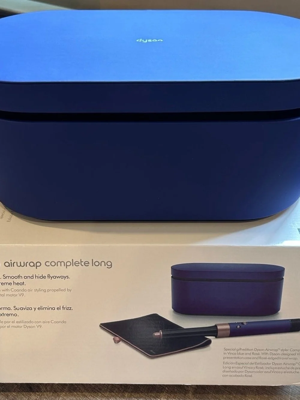 Dyson Airwrap™ multi-styler Complete Long in Vinca blue and Rosé